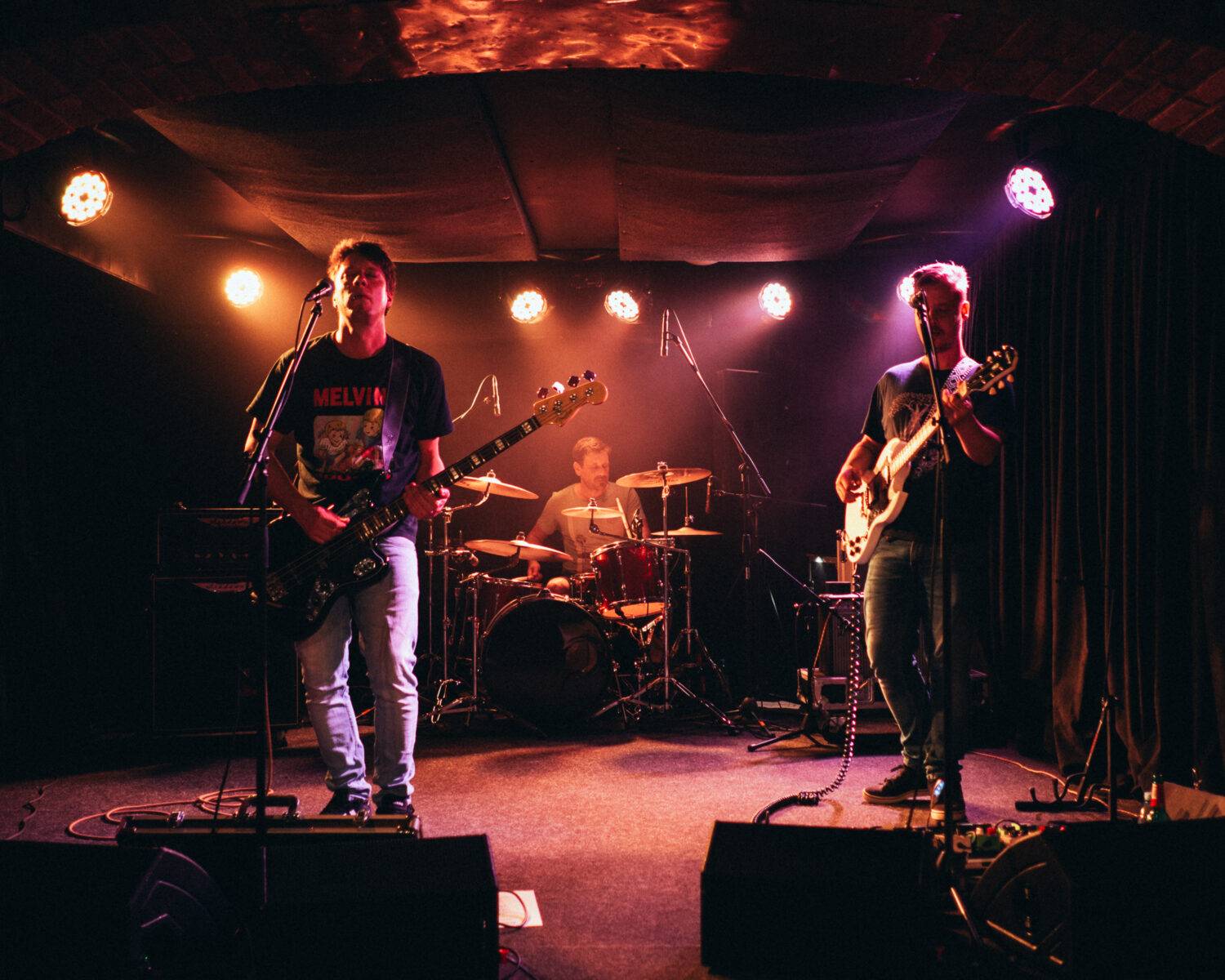Celjski trio Kameniak na odru MC Patriota.